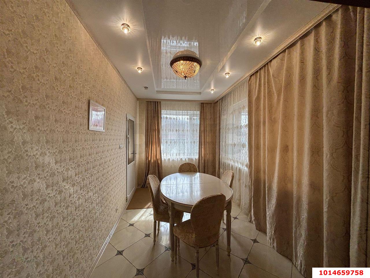 Фото №5: Дом 242 м² + 11.7 сот. - Темрюк, п. Комсомольский, ул. Краснодарская, 107/1