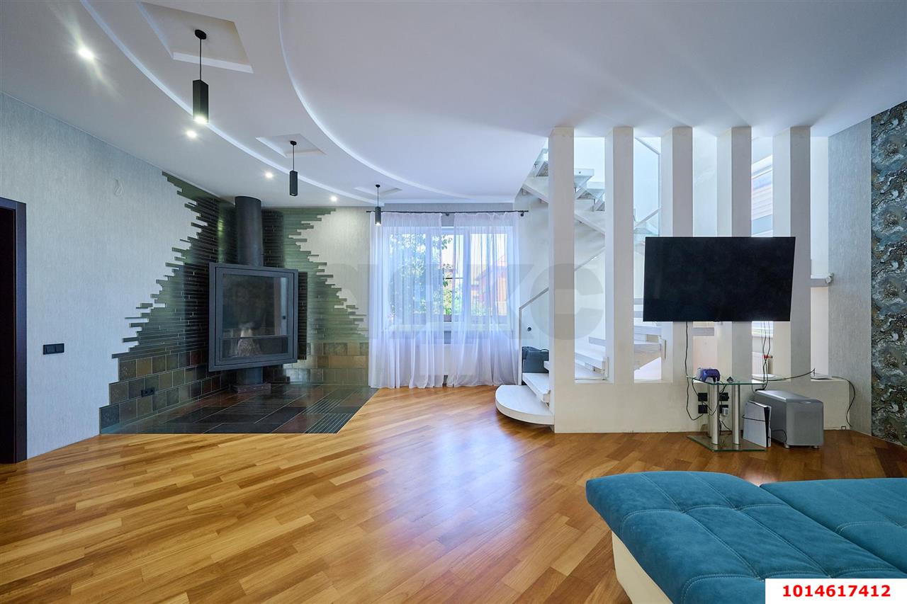 Фото №1: Дом 440 м² + 4.13 сот. - Краснодар, мкр. Западный внутригородской округ, пер. Тбилисский, 17