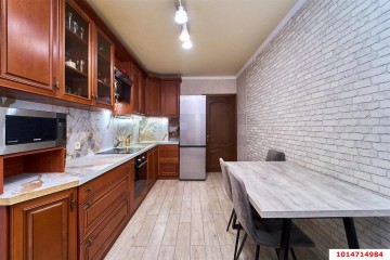 Фото №1: 2-комнатная квартира 70 м² - Краснодар, мкр. Музыкальный, ул. имени Ф.И. Шаляпина, 25