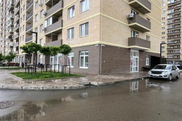 Фото №1: Коммерция 42 м² - Краснодар, мкр. жилой комплекс Дыхание, ул. Лётчика Позднякова, 2к18