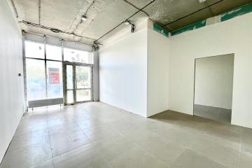 Фото №3: Коммерция 42 м² - Краснодар, мкр. жилой комплекс Дыхание, ул. Лётчика Позднякова, 2к18