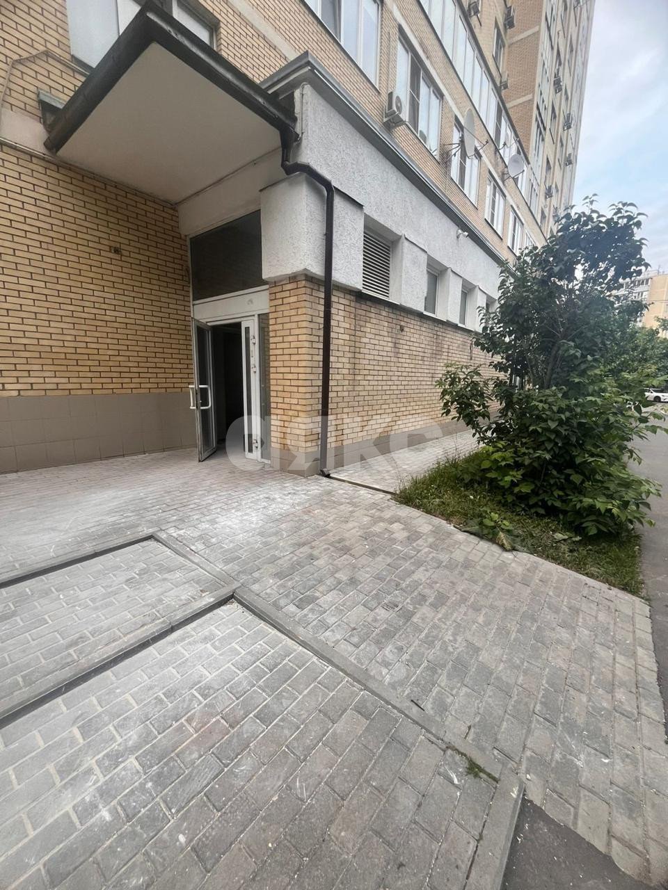 Фото №2: Коммерция 200 м² - Москва, Лосиноостровский, ул. Челюскинская, 9