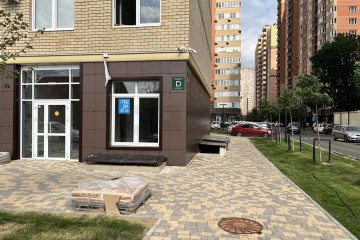 Фото №1: Торговое помещение 83 м² - Краснодар, мкр. жилой комплекс Свобода, ул. Домбайская, 55к8