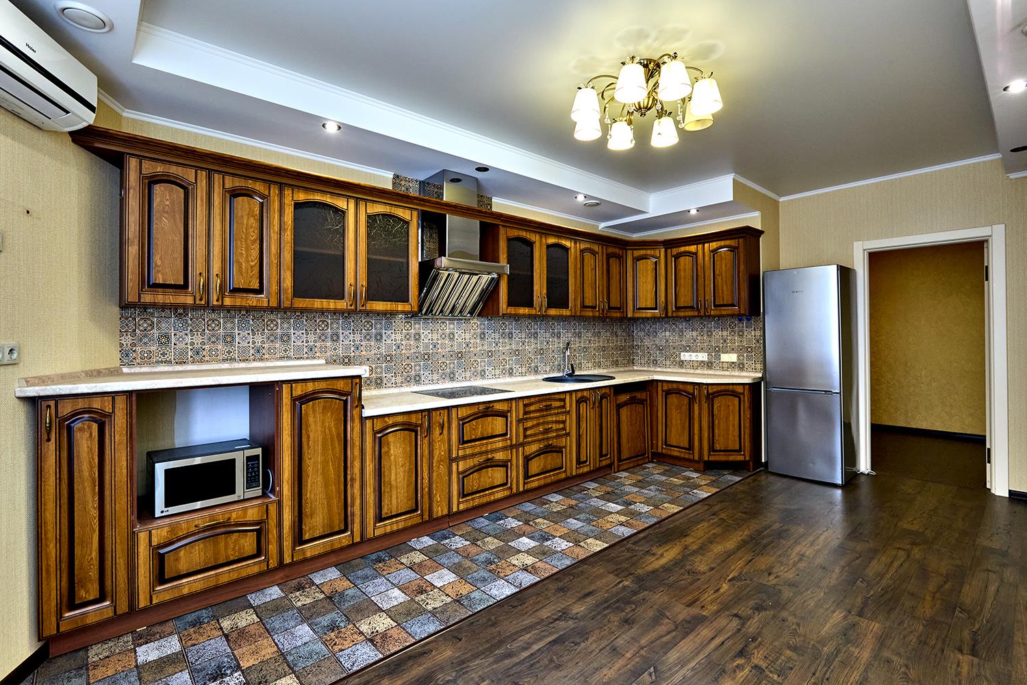 Фото №4: 3-комнатная квартира 130 м² - Краснодар, жилой комплекс Европейский, Кожзавод, мкр. Западный внутригородской округ, ул. Кожевенная, 24