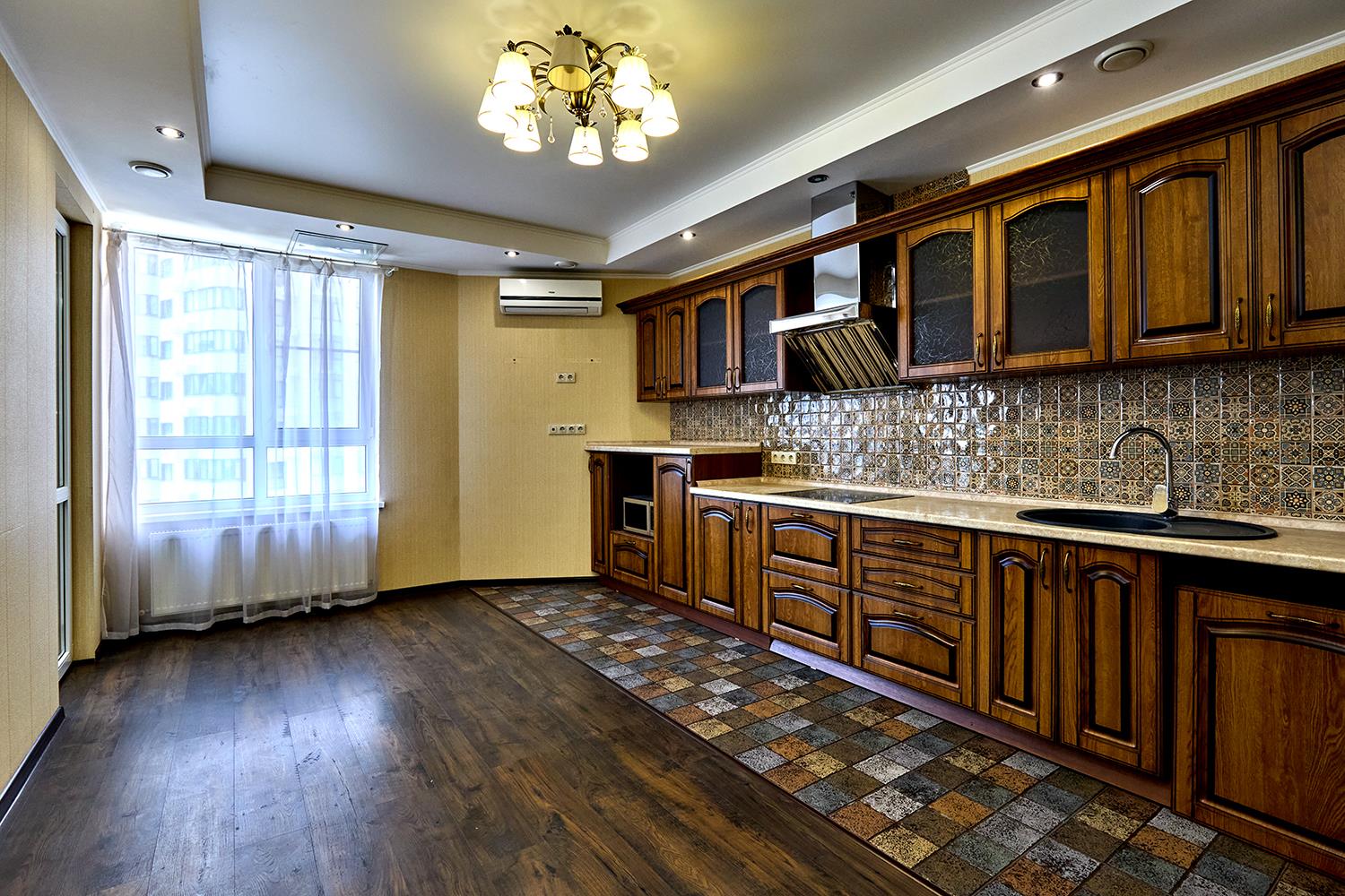 Фото №3: 3-комнатная квартира 130 м² - Краснодар, жилой комплекс Европейский, Кожзавод, мкр. Западный внутригородской округ, ул. Кожевенная, 24