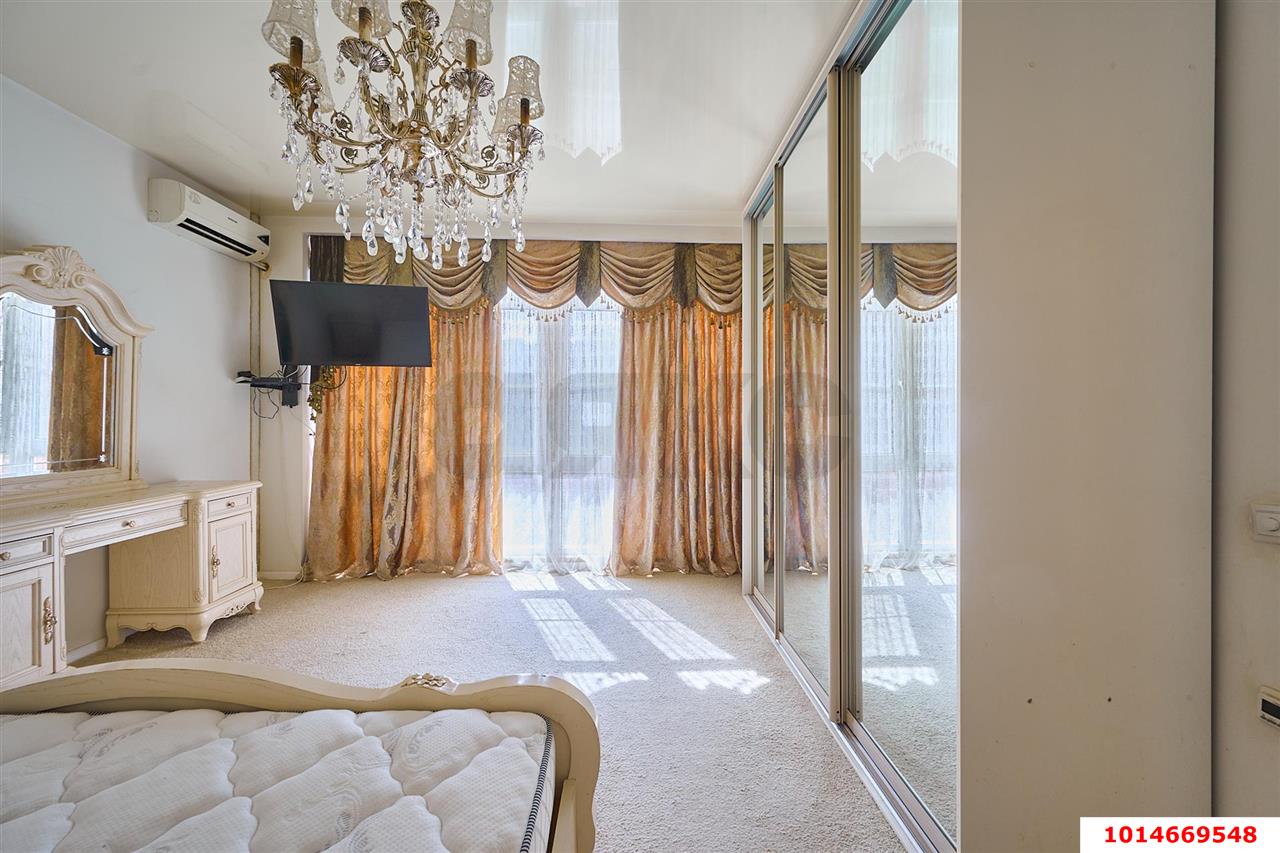 Фото №1: 3-комнатная квартира 105 м² - Краснодар, Прикубанский внутригородской округ, Солнечный, мкр. Фестивальный, ул. Яна Полуяна, 51/1