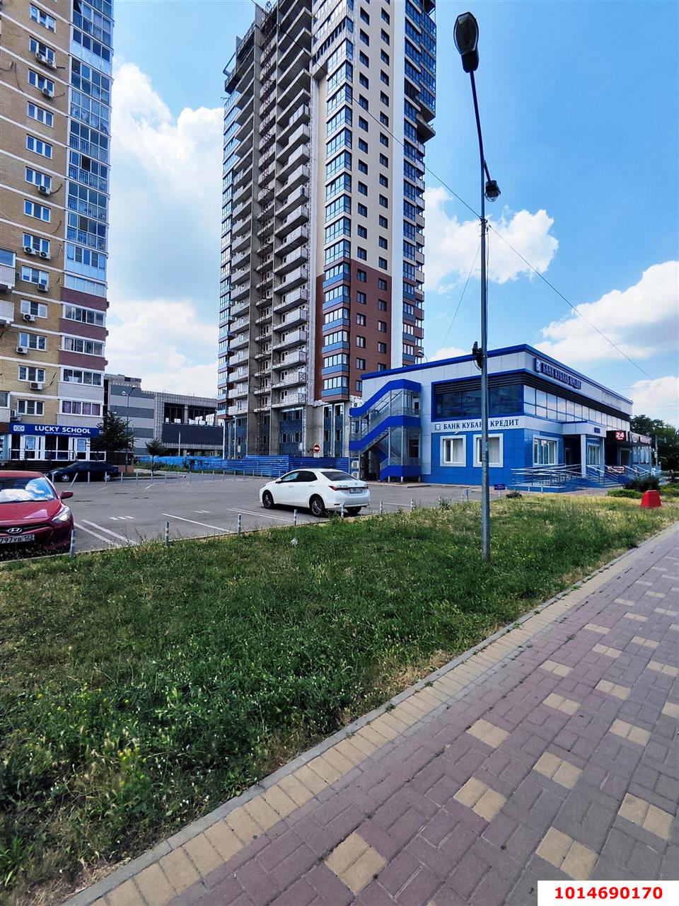 Фото №1: Гараж 10 м² - Краснодар, жилой комплекс Луч, ул. Солнечная, 18/5