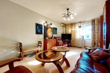 Фото №1: 4-комнатная квартира 80 м² - Краснодар, мкр. Западный внутригородской округ, ул. Харьковская, 127