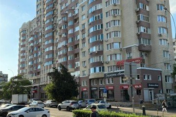 Фото №1: Торговое помещение 714 м² - Краснодар, мкр. Западный внутригородской округ, ул. Бабушкина, 295