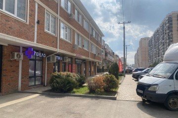 Фото №2: Торговое помещение 63 м² - Краснодар, мкр. жилой комплекс Арбатский, ул. Цезаря Куникова, 18к10