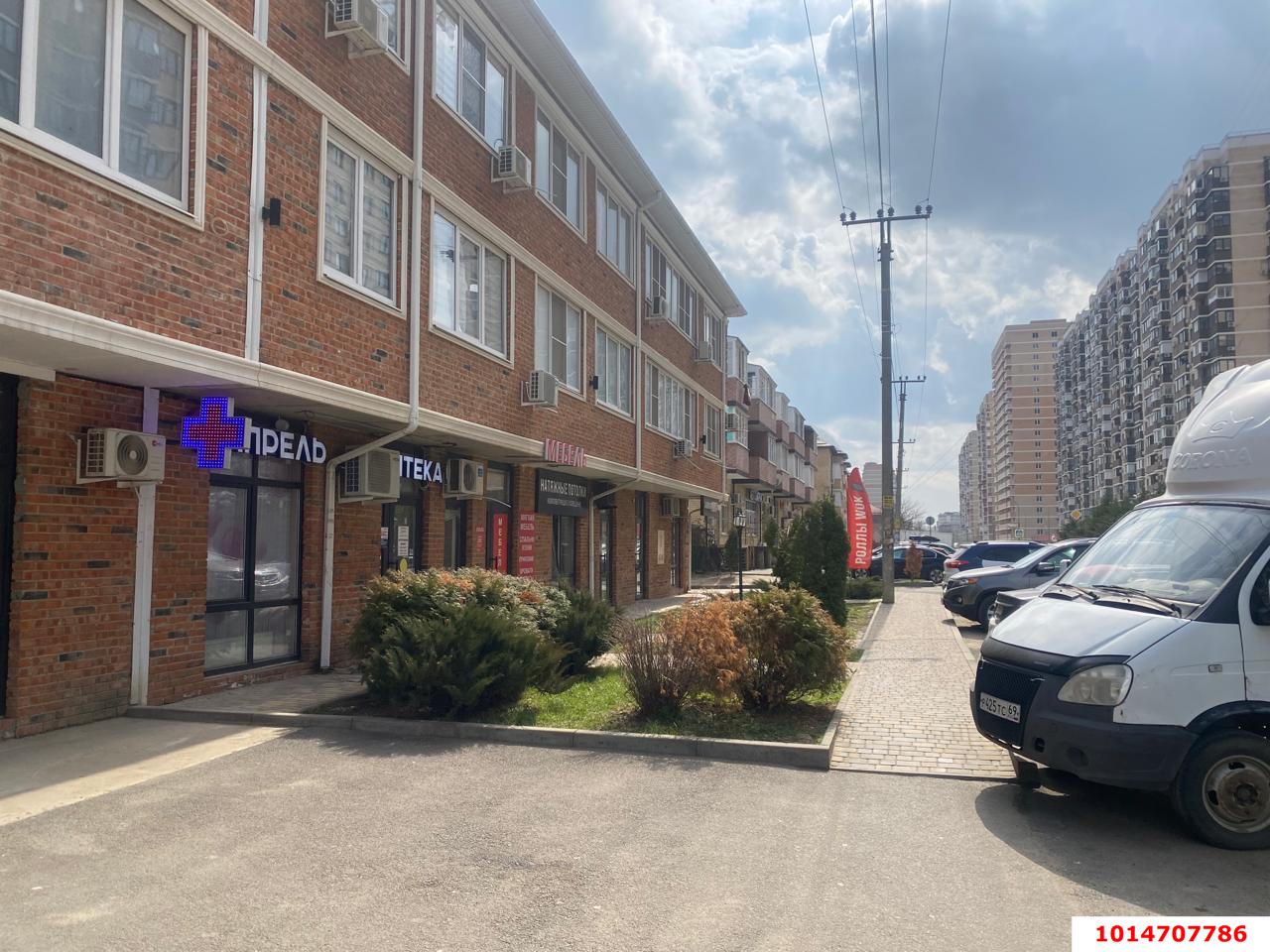 Фото №2: Торговое помещение 63 м² - Краснодар, жилой комплекс Арбатский, ул. Цезаря Куникова, 18к10