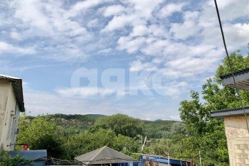 Фото №1: 3-комнатная квартира <span class="whitespace-nowrap">71 м²</span>, <span class="whitespace-nowrap">2/2 эт.</span> - Сукко, ул. Советская, 83
