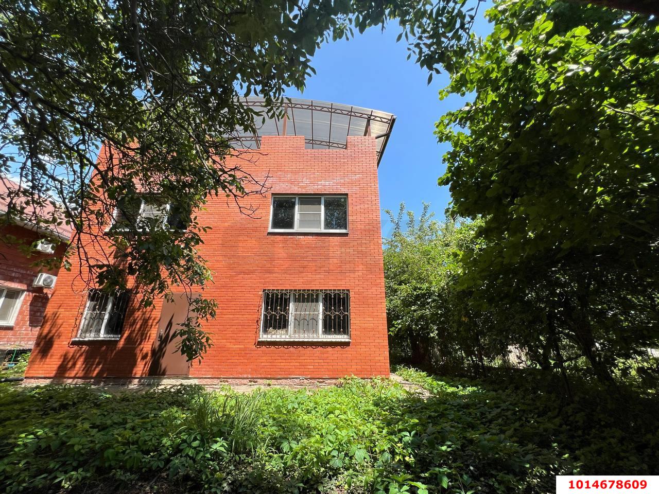 Фото №1: Дом 258 м² + 10 сот. - Новая Адыгея, ул. Дачная, 4