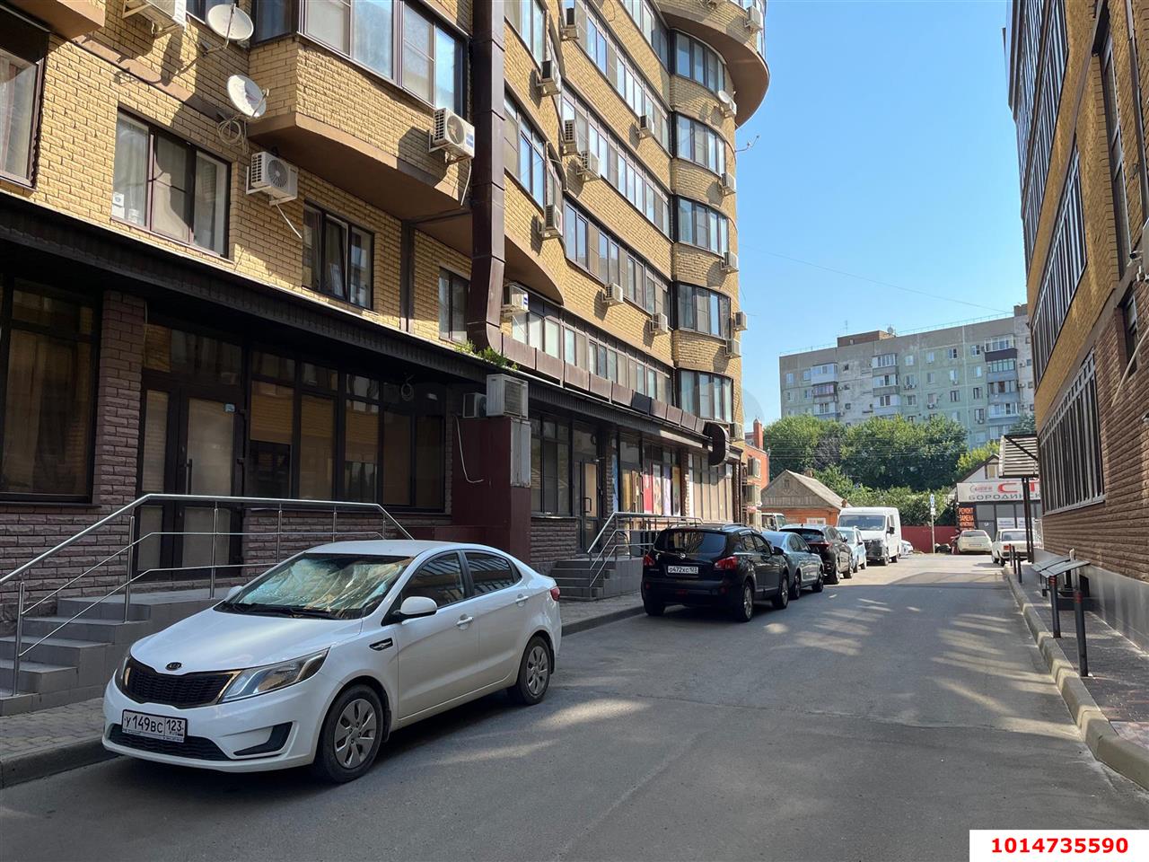 Фото №4: Офисное помещение <span class="whitespace-nowrap">100 м²</span>, <span class="whitespace-nowrap">1/12 эт.</span> - Краснодар, Карасунский внутригородской округ, мкр. Камвольно-суконный Комбинат, ул. Бородинская, 10