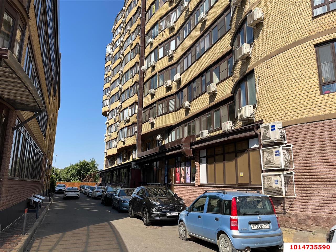 Фото №1: Офисное помещение <span class="whitespace-nowrap">100 м²</span>, <span class="whitespace-nowrap">1/12 эт.</span> - Краснодар, Карасунский внутригородской округ, мкр. Камвольно-суконный Комбинат, ул. Бородинская, 10