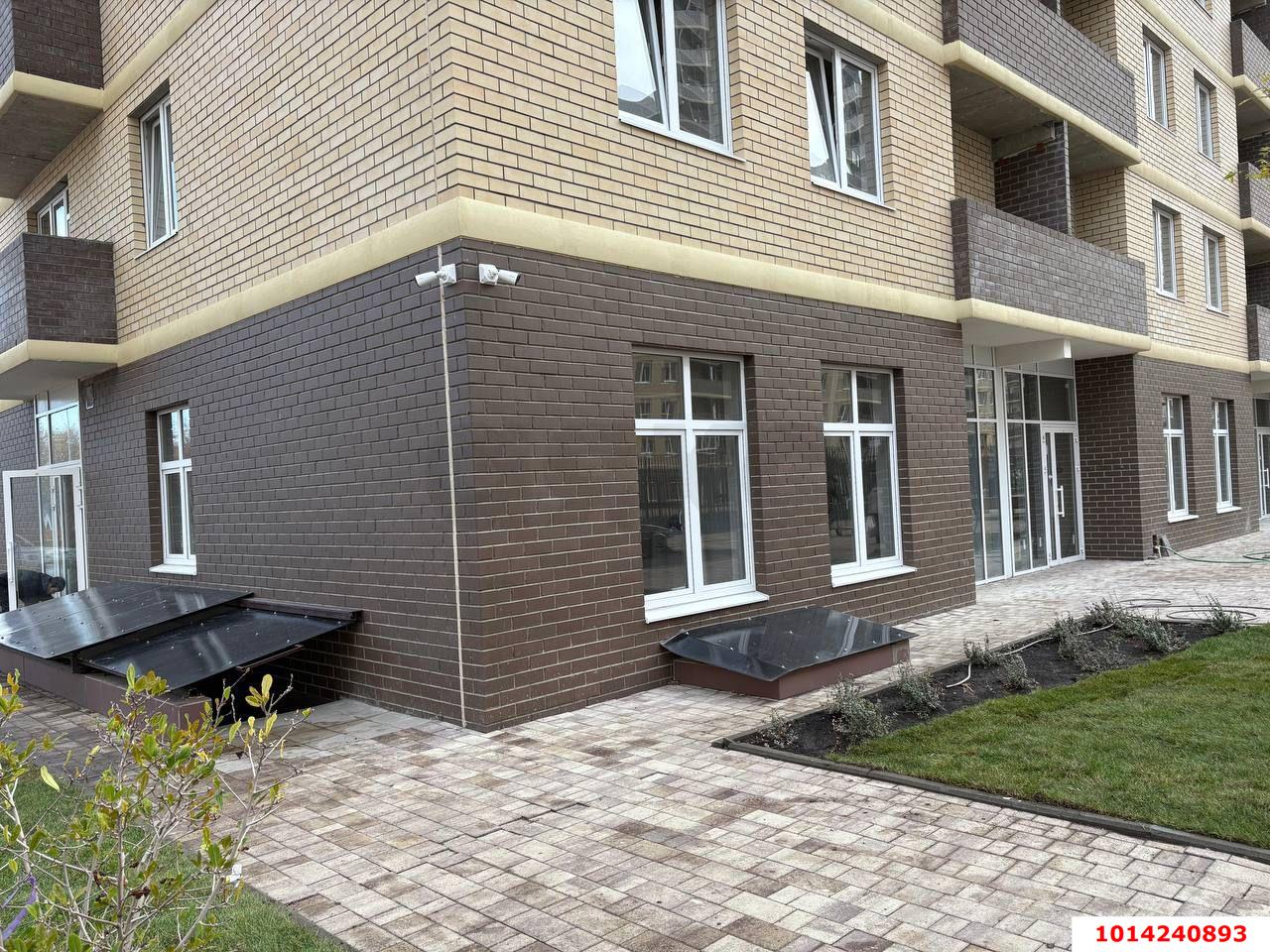 Фото №1: Коммерция 65 м² - Краснодар, Прикубанский внутригородской округ, мкр. жилой комплекс Дыхание, ул. Лётчика Позднякова, 2к23