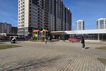 Фото №2: Торговое помещение 40 м² - Краснодар, мкр. Россинского, б-р Адмиралтейский, 1