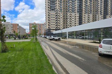 Фото №1: Торговое помещение 40 м² - Краснодар, мкр. Россинского, б-р Адмиралтейский, 1