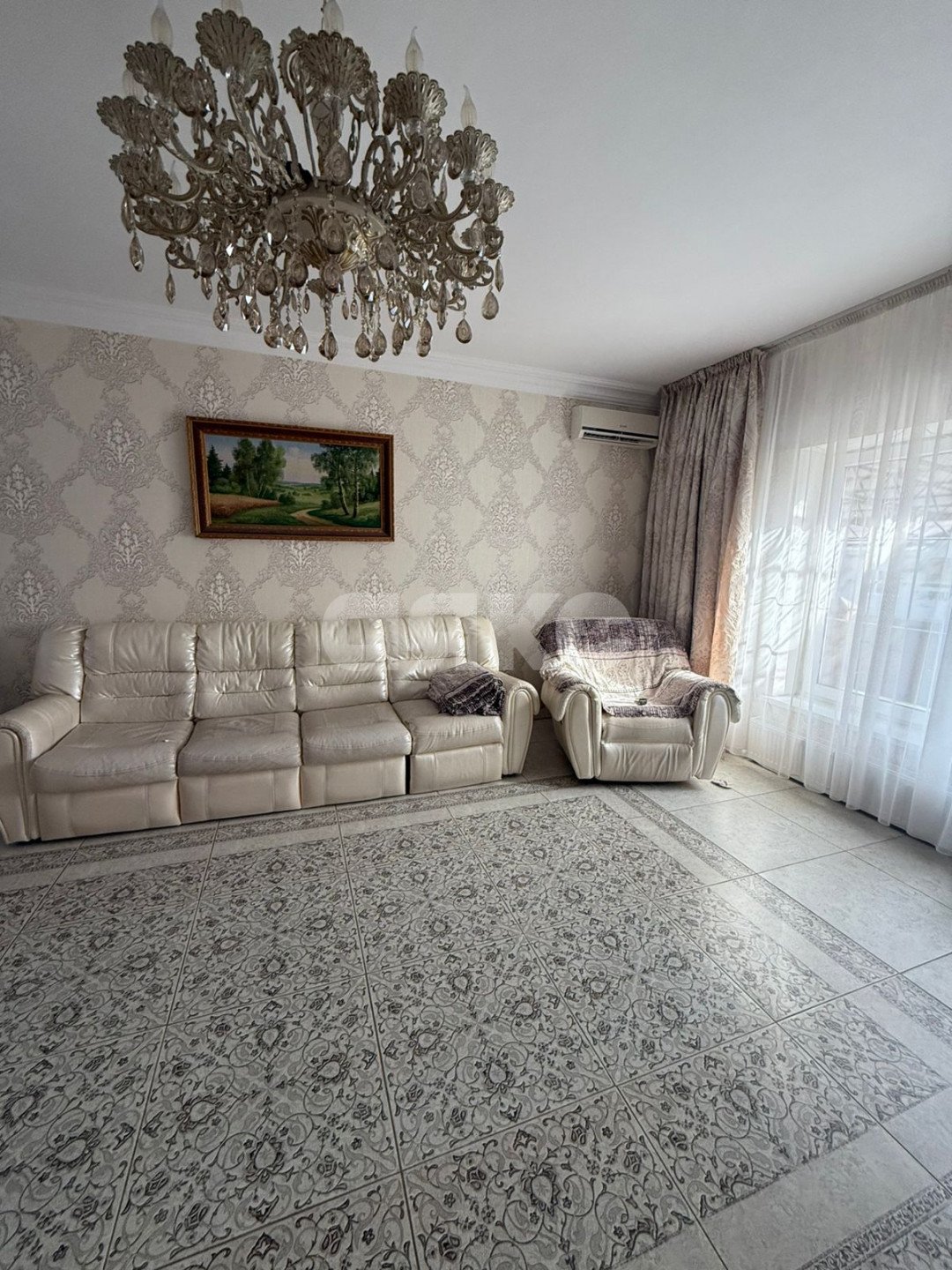 Фото №6: Дом 215 м² + 5 сот. - Новокубанск, Юбилейный, ул. Батайская, 25
