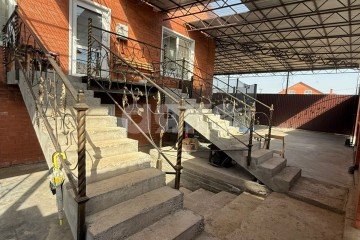 Фото №2: Дом 215 м² - Новокубанск, мкр. Юбилейный, ул. Батайская, 25