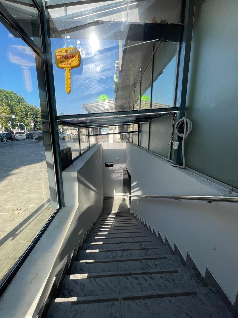 Фото №1: Коммерция 816 м² - Краснодар, Центральный внутригородской округ, мкр. Дубинка, ул. Ставропольская, 184