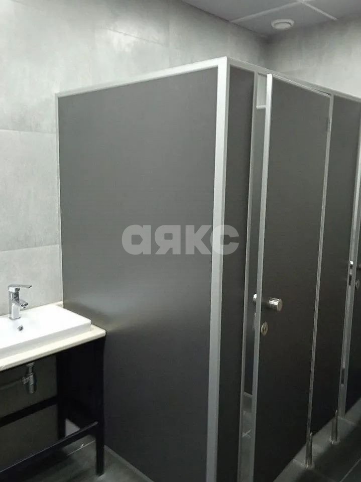 Фото №3: Коммерция 460 м² - Ростов-на-Дону, Октябрьский, ул. Красноармейская, 33А