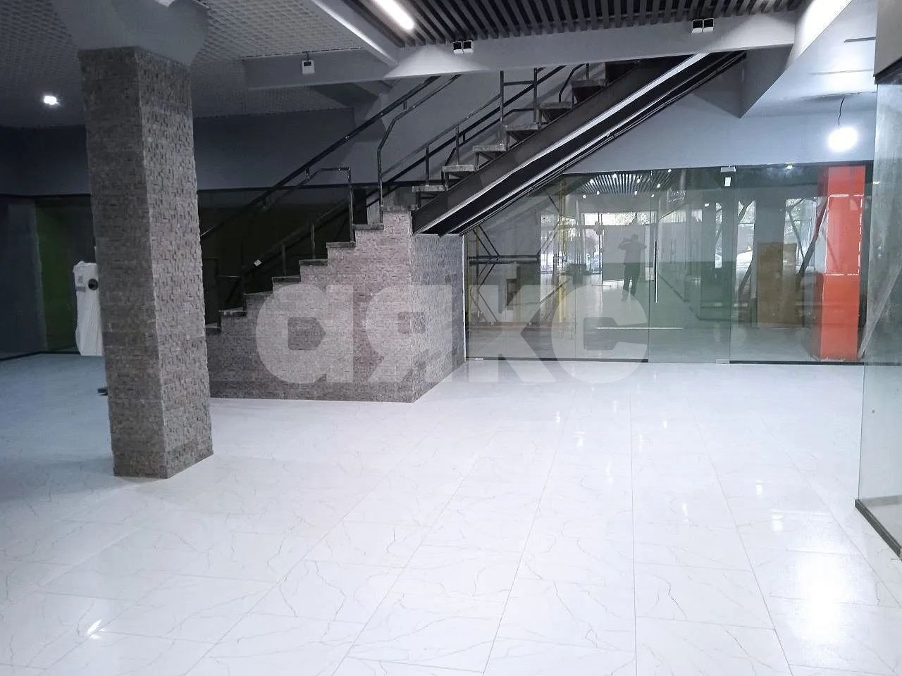 Фото №7: Коммерция 460 м² - Ростов-на-Дону, Октябрьский, ул. Красноармейская, 33А