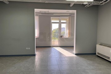 Фото №4: Офисное помещение 105 м² - Краснодар, мкр. Завод Измерительных Приборов, ул. Зиповская, 8