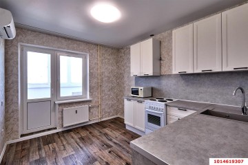 Фото №1: 2-комнатная квартира 60 м² - Краснодар, мкр. жилой комплекс Квартал № 6, ул. Генерал-лейтенанта Александра Сапрунова, 9