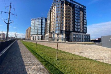 Фото №2: Торговое помещение 74 м² - Яблоновский, мкр. жилой комплекс Вектор, ул. Базовская, 21