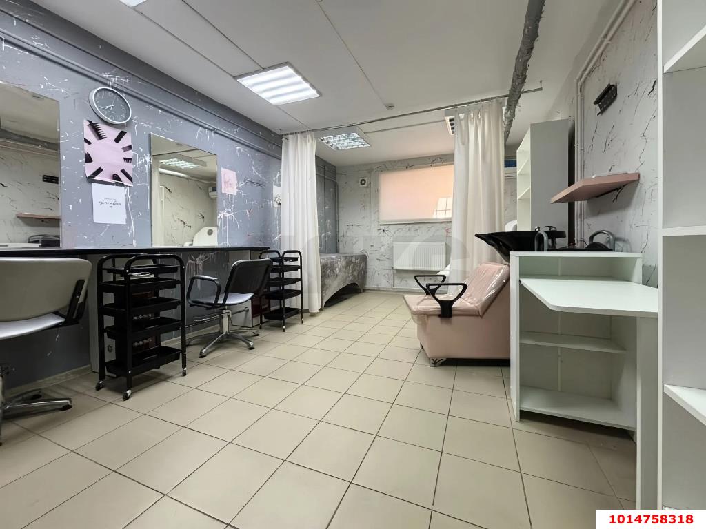 Фото №1: Торговое помещение 20 м² - Краснодар, Молодёжный, ул. Душистая, 39