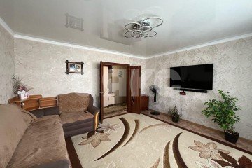 Фото №2: 3-комнатная квартира 65 м² - Нижнекамск, мкр. 34-й, ул. Рифката Гайнуллина, 16