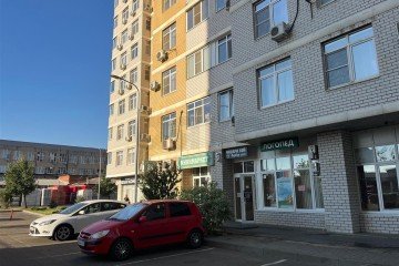 Фото №1: Торговое помещение 80 м² - Краснодар, мкр. ЖК Новые Черёмушки, ул. Селезнёва, 4/4