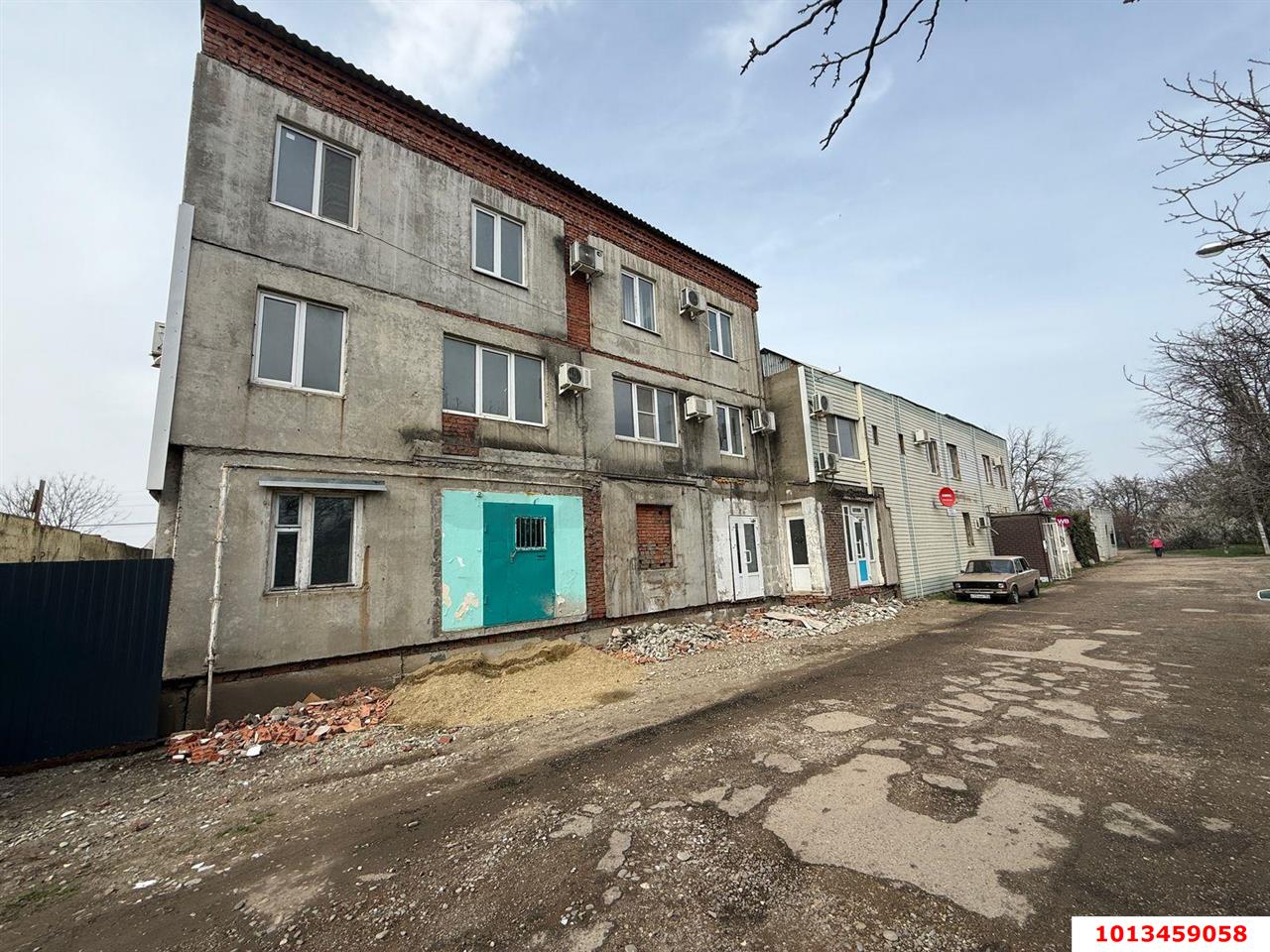 Фото №1: Отдельное здание 781 м² - Краснодар, Славянский, ул. 3-я Линия, 57/7
