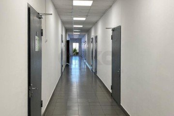 Фото №3: Офисное помещение 50 м² - Краснодар, мкр. Центральный, ул. Железнодорожная, 31