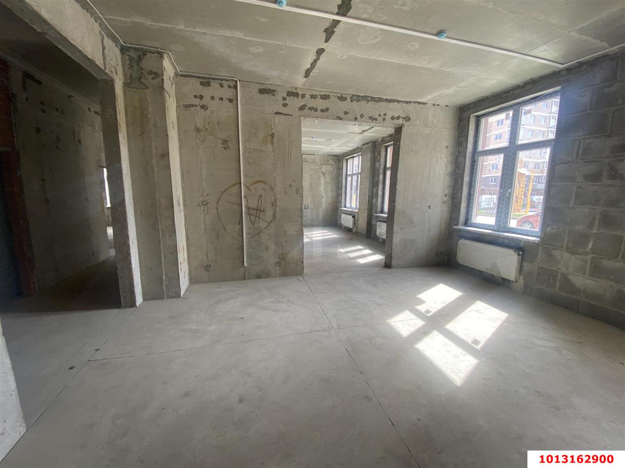 Фото №3: Торговое помещение 127 м² - Краснодар, ЖК Красная Площадь, ул. им. Мурата Ахеджака, 12к8