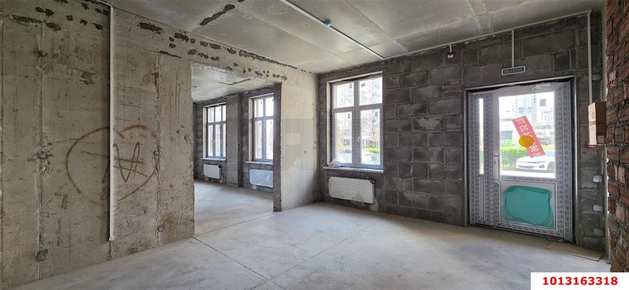 Фото №5: Торговое помещение <span class="whitespace-nowrap">122 м²</span>, <span class="whitespace-nowrap">1/16 эт.</span> - Краснодар, Прикубанский внутригородской округ, мкр. ЖК Красная Площадь, ул. им. Мурата Ахеджака, 12к8