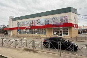 Фото №1: Торговое помещение 375 м² - Яблоновский, ул. Шоссейная, 77