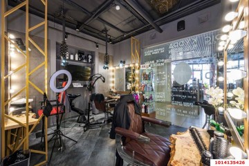 Фото №3: Торговое помещение 83 м² - Краснодар, мкр. Центральный, ул. Кубанская набережная, 39