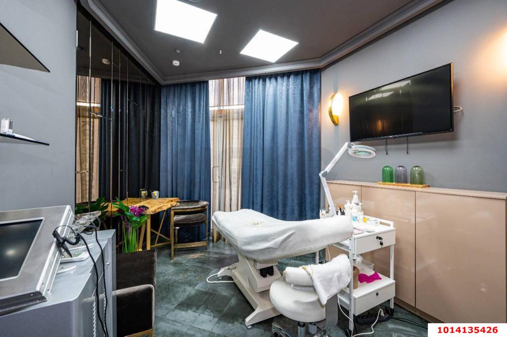 Фото №7: Коммерция 83 м² - Краснодар, Западный внутригородской округ, ЖК Адмирал, мкр. Центральный, ул. Кубанская Набережная, 39