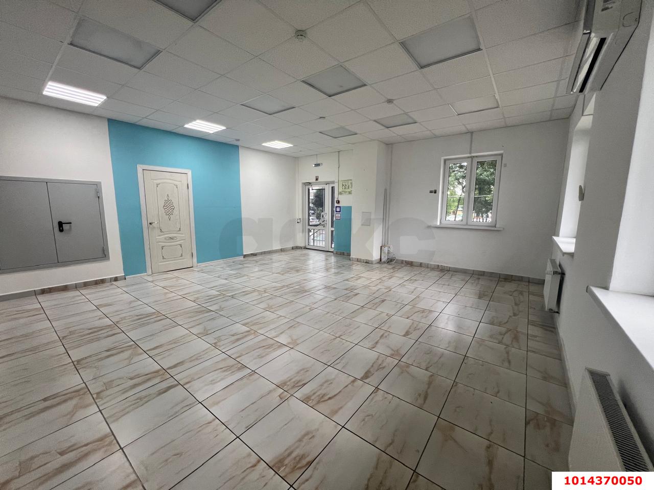 Фото №4: Торговое помещение 162 м² - Краснодар, Славянский, ул. Красных Партизан, 1