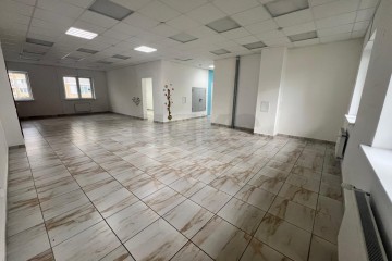 Фото №3: Торговое помещение 162 м² - Краснодар, мкр. Славянский, ул. Красных Партизан, 1