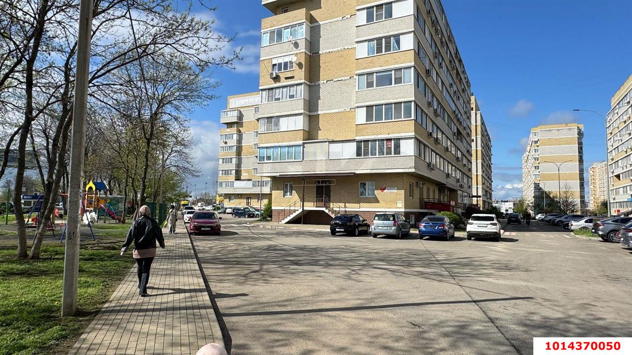 Фото №1: Торговое помещение 162 м² - Краснодар, Славянский, ул. Красных Партизан, 1