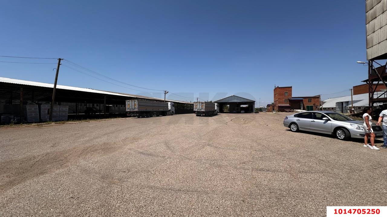 Фото №2: Складское помещение 1470 м² - Новотитаровская, ул. Луначарского, 426Д