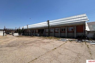 Фото №1: Складское помещение 1470 м² - Новотитаровская, ул. Луначарского, 426Д