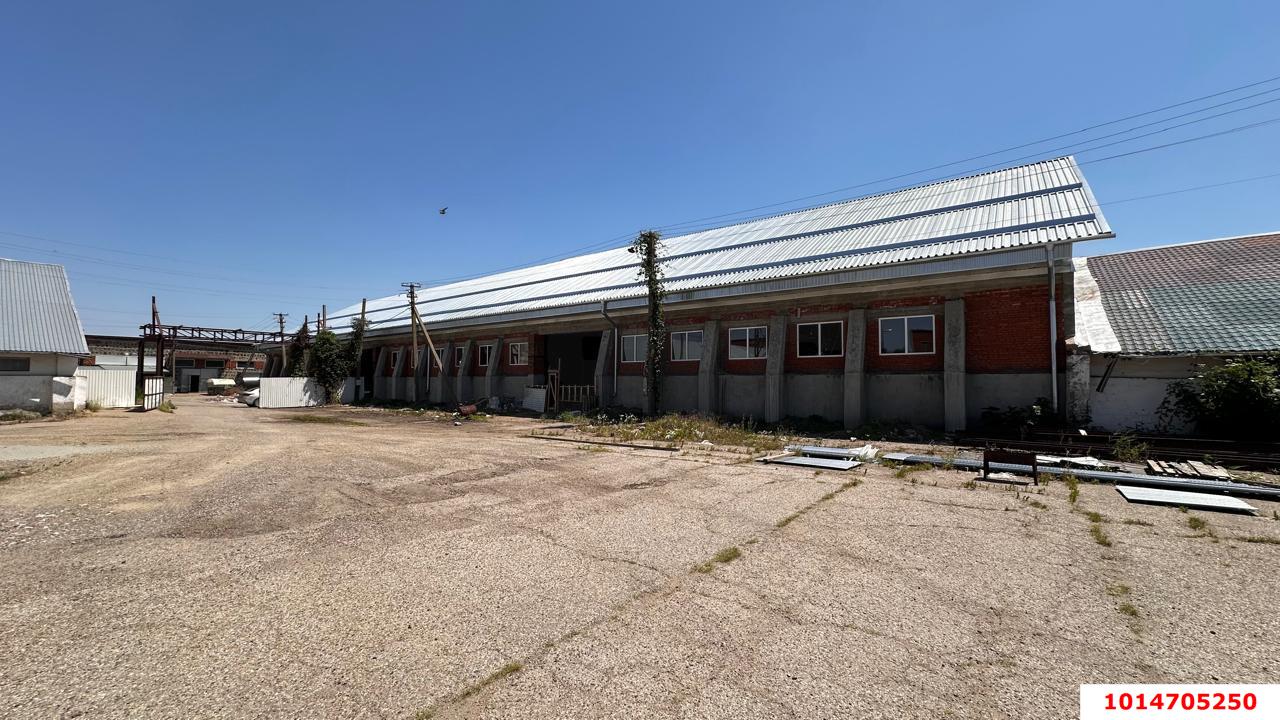 Фото №1: Складское помещение 1470 м² - Новотитаровская, ул. Луначарского, 426Д