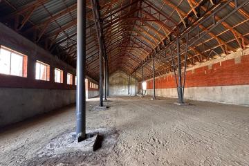 Фото №2: Коммерция 1470 м² - Новотитаровская, ул. Луначарского, 426Д