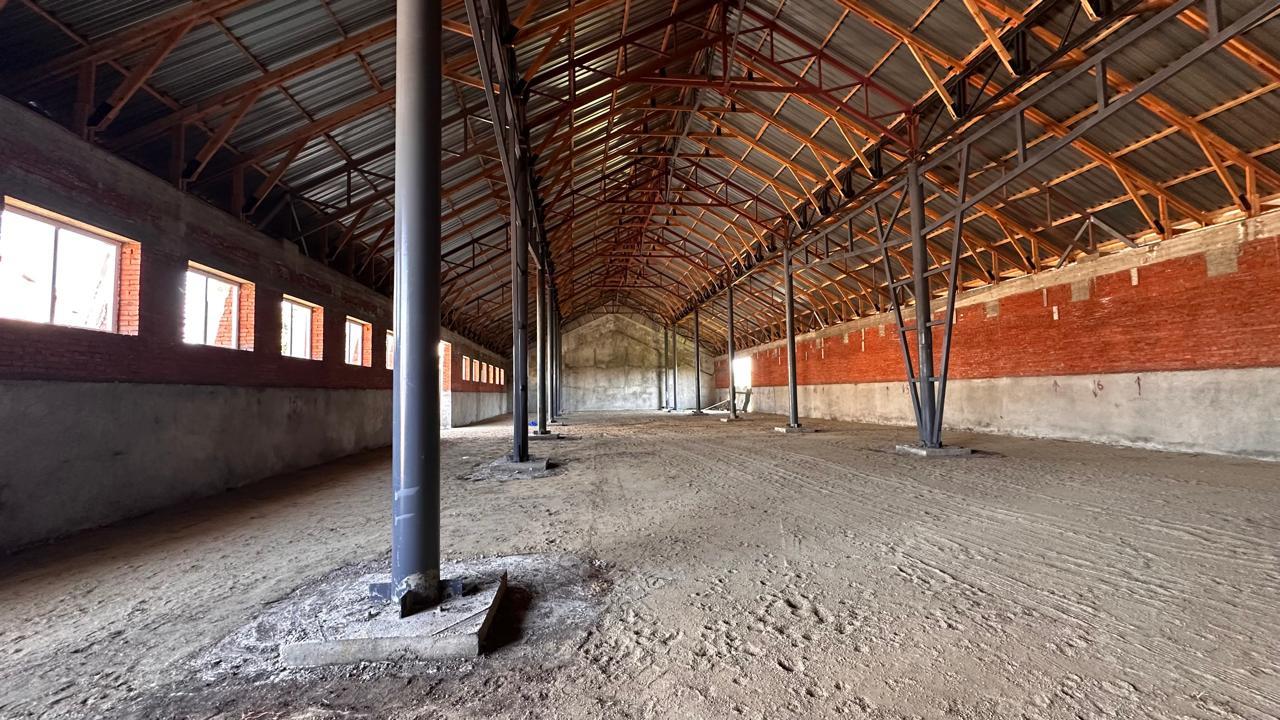 Фото №2: Коммерция 1470 м² - Новотитаровская, ул. Луначарского, 426Д