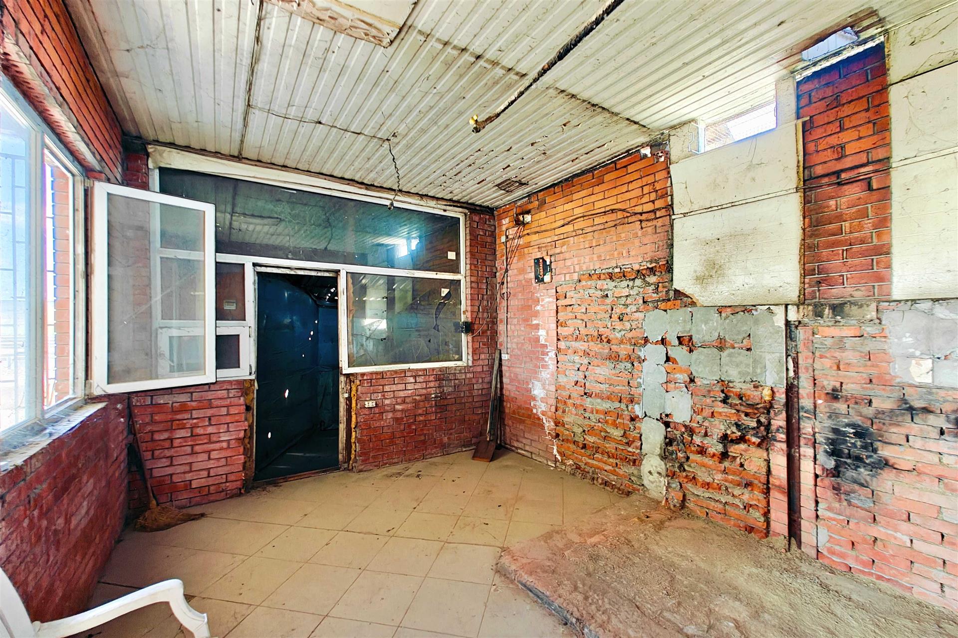 Фото №15: Коммерция 250 м² - Тлюстенхабль, ул. Джубгинское шоссе, 94