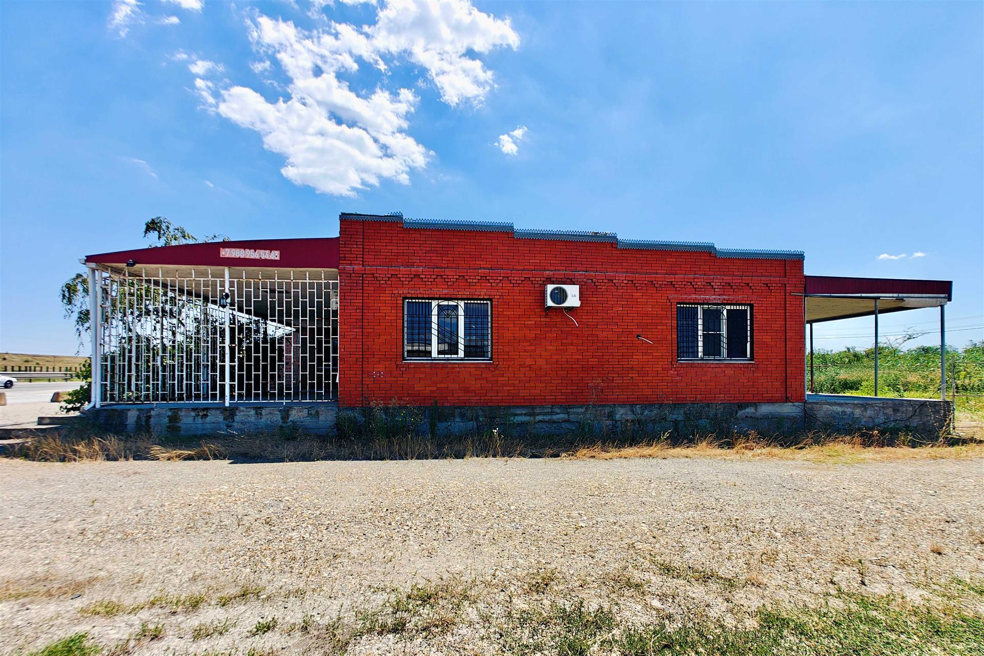 Фото №2: Коммерция 250 м² - Тлюстенхабль, ул. Джубгинское шоссе, 94